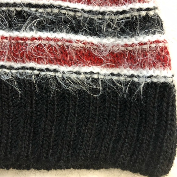 Incredible Black with burgundy and white Women’s sweater Red Rosa Brand. - Picture 6 of 9